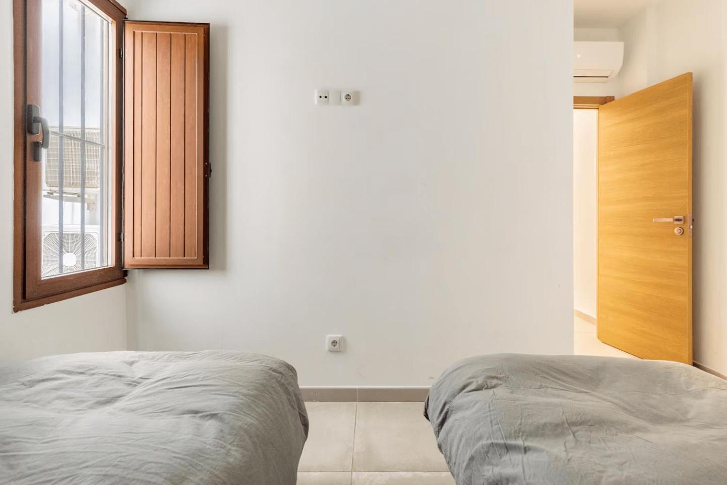 Vivienda Junto A Ruzafa - 12 Pax Y Mas Leilighet Valencia Eksteriør bilde